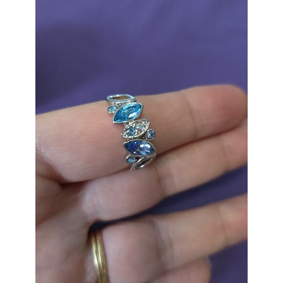 Silver Plated Ring Shades Of Blue And Aurora Borealis Crystals Size 5.5 - Picture 5 of 8